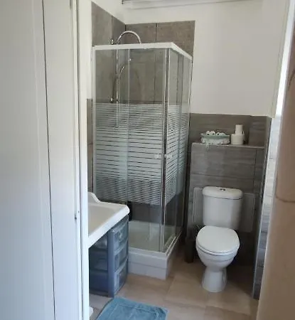 Konukevi La Badia Del Cavaliere 2 4*