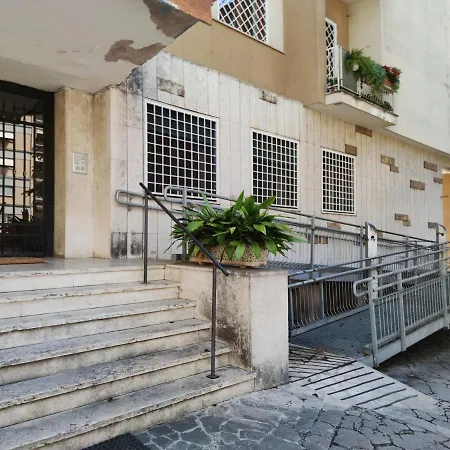 בית הארחה La Badia Del Cavaliere 2 רומא